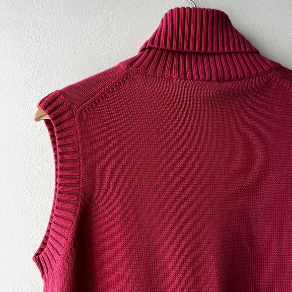 Vintage Devonshire Cream Sleeveless Turtleneck - Picture 6 of 7